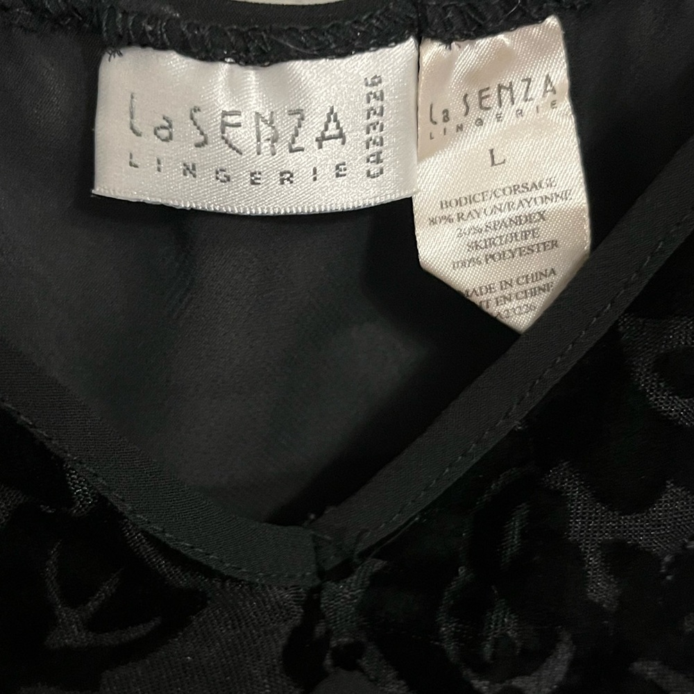 ⭐️5/$50⭐️Mesh Slip Tank with Velvet Floral Pattern Y2K - Picture 4 of 4